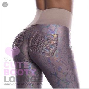 Cute booty lounge ,bombshell celestial bodies